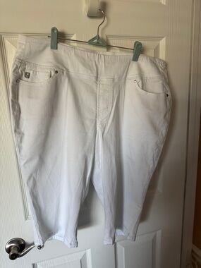 Belle by Kim Gravel White Stretch Pedal Pushers Pants